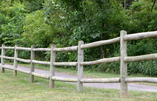 Call 913 631 Turf Fencing, Landscape Timber Fence